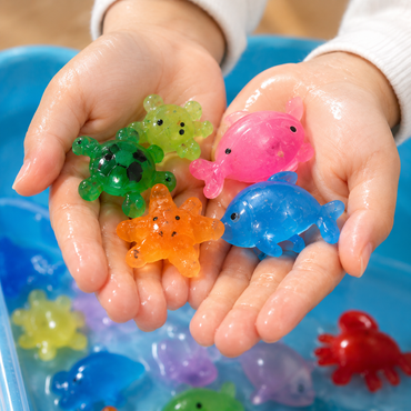 STEM-inspired activity, creative toy, arts and crafts kit, sea creature molds, non-toxic water gel, screen-free activity, and kids craft gift.